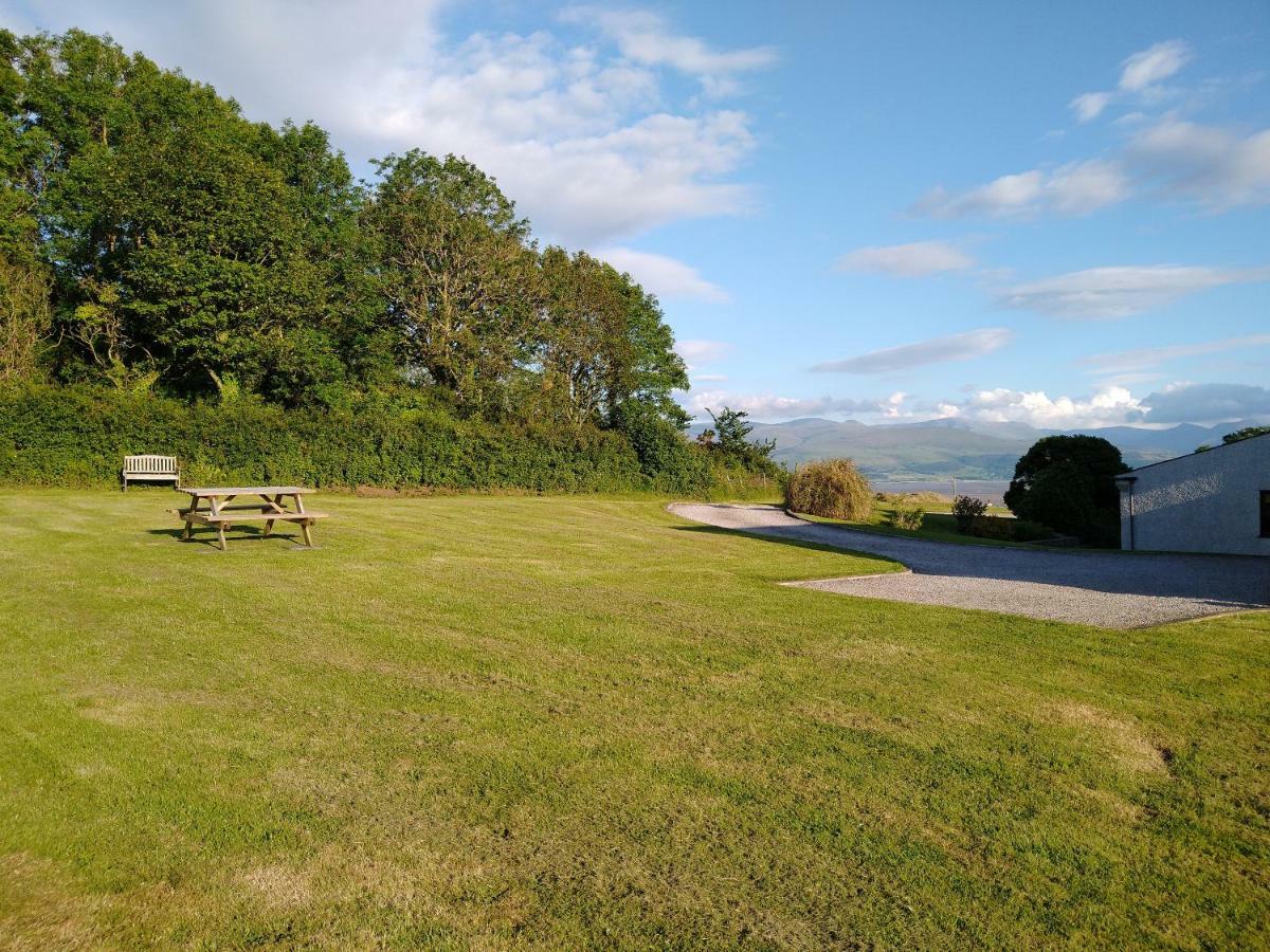 Tyddyn Crwn Country-House Apartments Beaumaris Exterior foto
